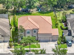 Picture of 7927 Hampton Lake Drive, Tampa, FL 33647
