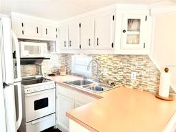 Picture of 3300 26Th Avenue E Unit 217, Bradenton, FL 34208