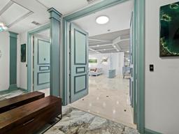 Picture of 415 L Ambiance Drive Unit D306, Longboat Key, FL 34228