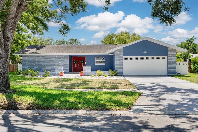 Picture of 2671 Clubhouse Drive N, Clearwater FL 33761
