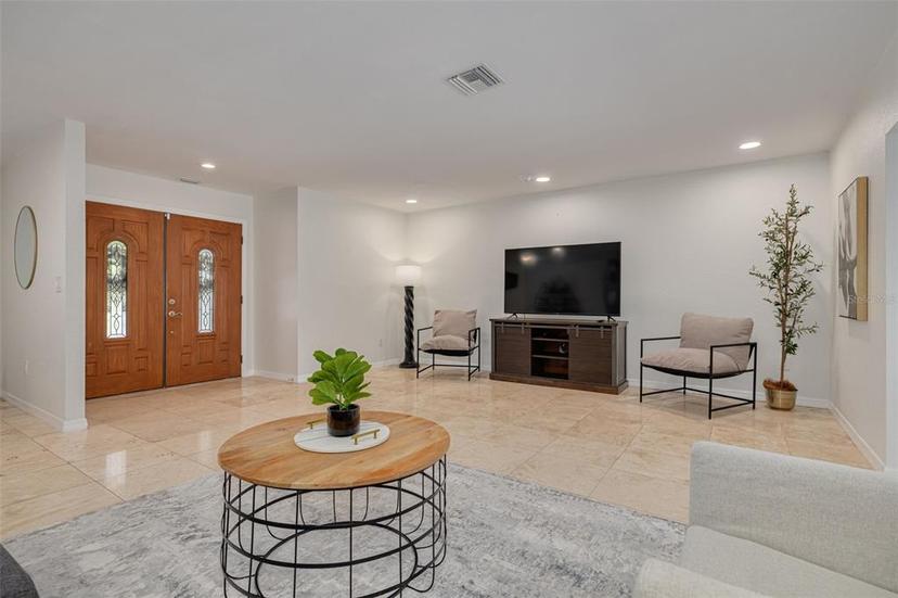 Picture of 2671 Clubhouse Drive N, Clearwater FL 33761