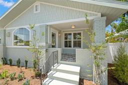 Picture of 422 24Th Street N, St Petersburg, FL 33713