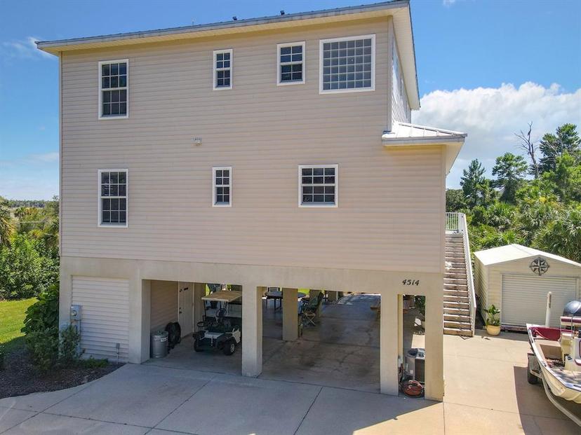 Picture of 4514 Fishman Avenue, Weeki Wachee FL 34607