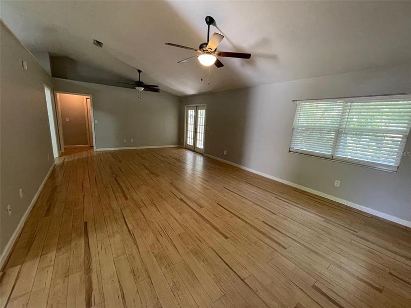 Picture of 9515 NW 4Th Place, Gainesville FL 32607