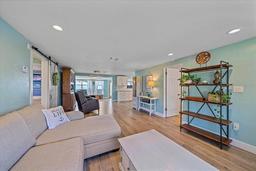 Picture of 130 E Seminole Drive, Venice, FL 34293