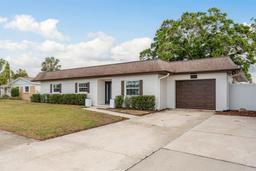 Picture of 8721 Bay Crest Lane, Tampa, FL 33615