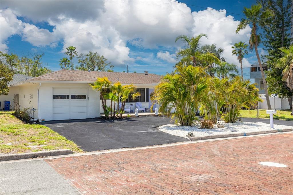 Picture of 225 Cevera Drive, Dunedin, FL 34698