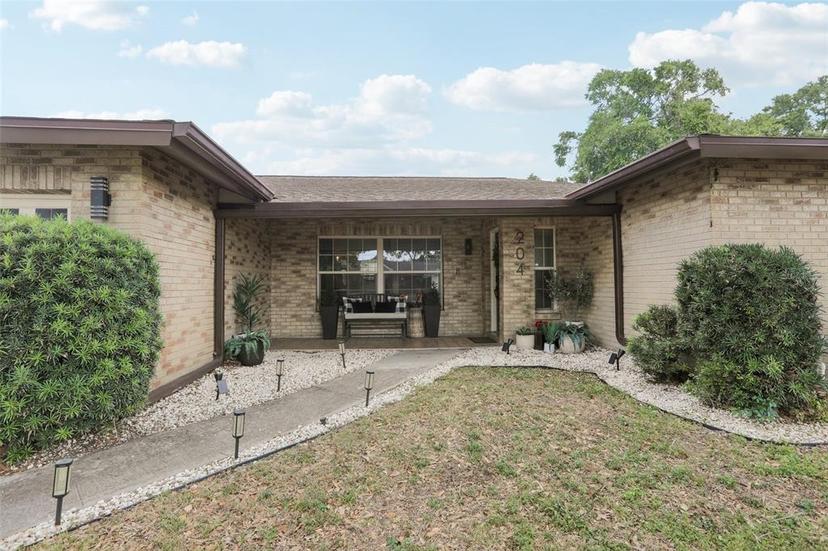 Picture of 204 Valley Drive, Brandon FL 33510