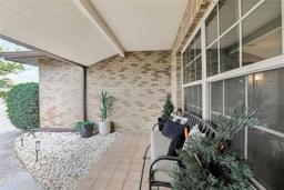 Picture of 204 Valley Drive, Brandon, FL 33510