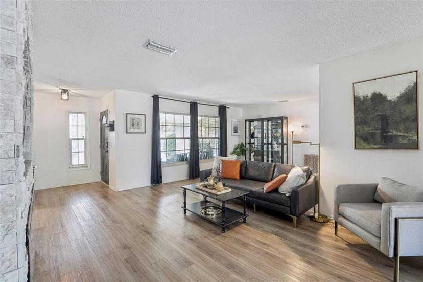 Picture of 204 Valley Drive, Brandon FL 33510
