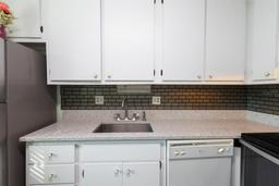 Picture of 195 114Th Avenue Ne Unit 195, St Petersburg, FL 33716
