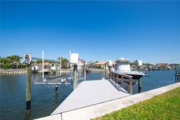 Picture of 2015 Hawaii Avenue Ne, St Petersburg, FL 33703