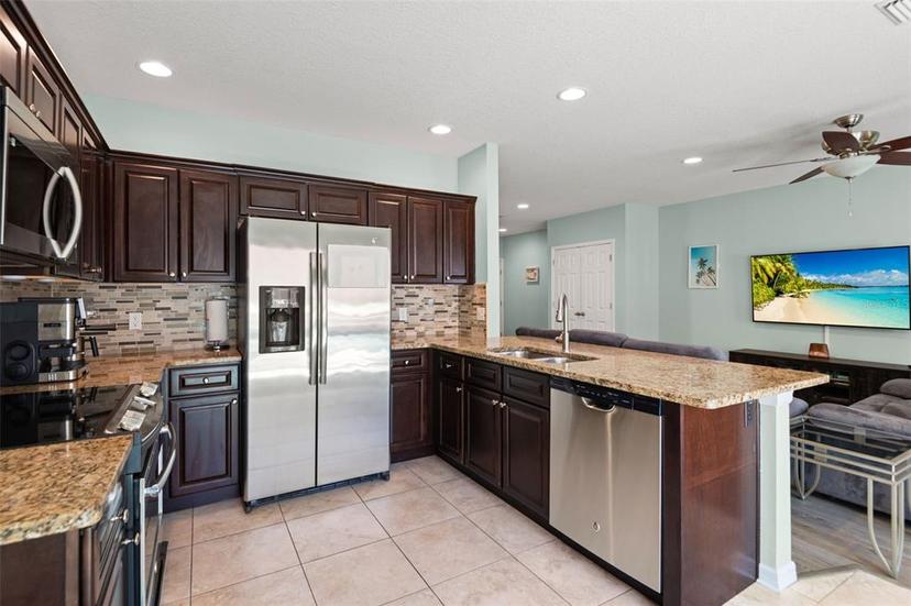 Picture of 946 Celtic Circle, Tarpon Springs FL 34689