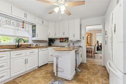 Picture of 5547 Kingswood Drive, Orlando, FL 32810