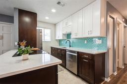 Picture of 1821 Bough Avenue Unit 4, Clearwater, FL 33760