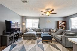 Picture of 1821 Bough Avenue Unit 4, Clearwater, FL 33760