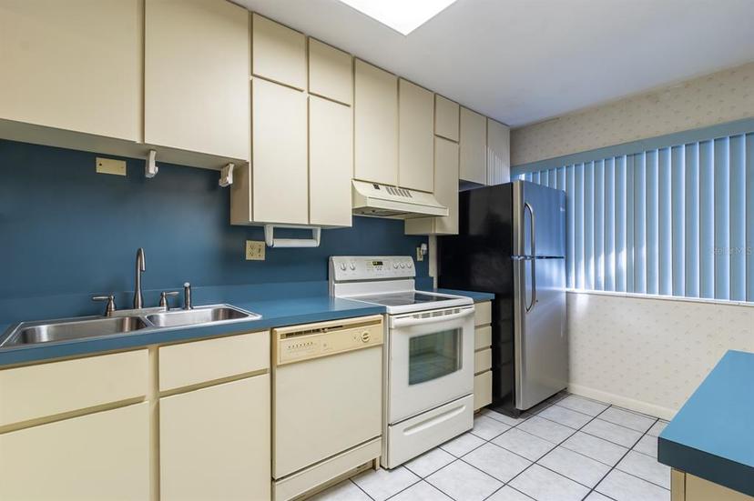 Picture of 2750 SW 14Th Drive Unit 2750, Gainesville FL 32608