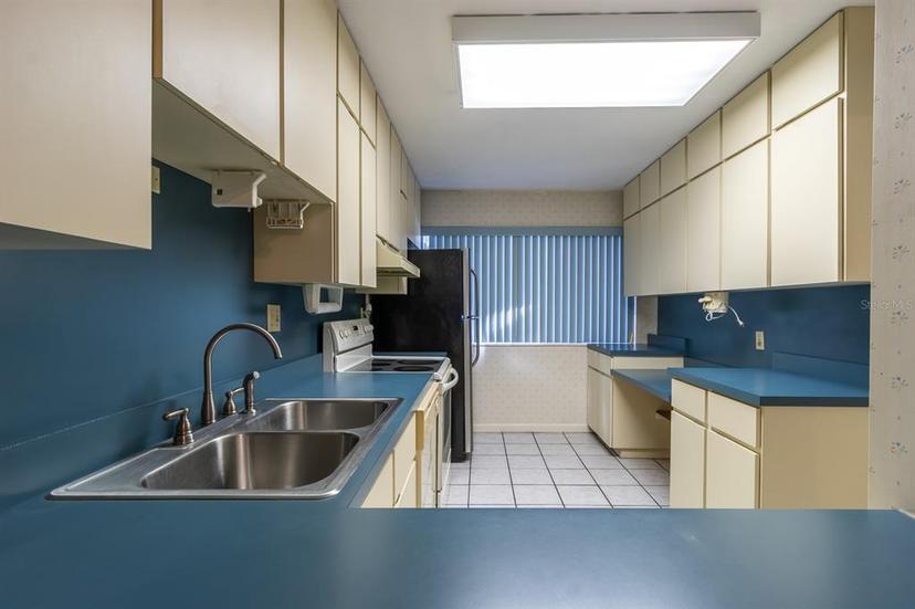 Picture of 2750 SW 14Th Drive Unit 2750, Gainesville FL 32608