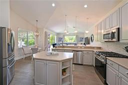 Picture of 211 Dahlia Court, Bradenton, FL 34212