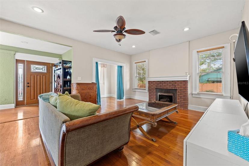 Picture of 3301 6Th Avenue N, St Petersburg FL 33713