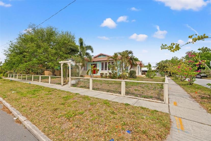 Picture of 3301 6Th Avenue N, St Petersburg FL 33713