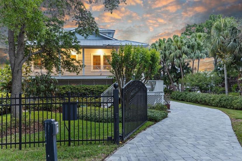 Picture of 2314 N Riverside Drive, Tampa FL 33602