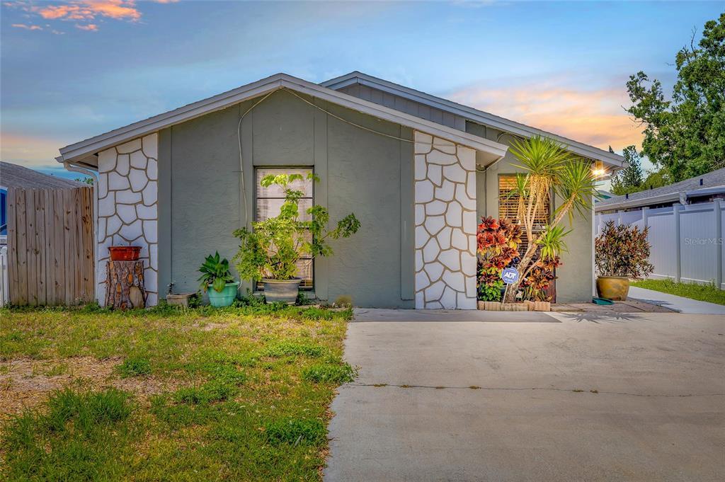 Picture of 9112 Suffield Court, Tampa, FL 33615