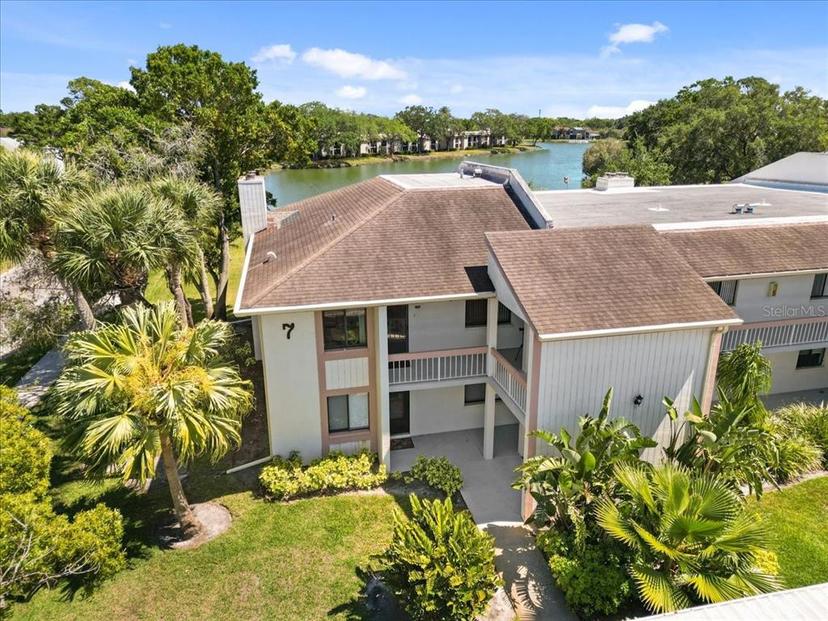 Picture of 108 Lakeview Court Unit 108, Oldsmar FL 34677
