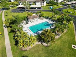 Picture of 108 Lakeview Court Unit 108, Oldsmar, FL 34677