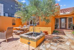 Picture of 1008 Mandalay Avenue, Clearwater, FL 33767