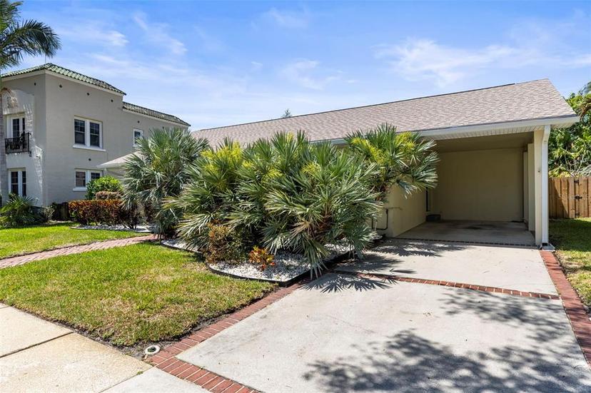Picture of 2400 Andalusia Way Ne, St Petersburg FL 33704