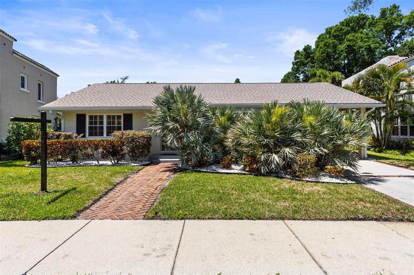 Picture of 2400 Andalusia Way Ne, St Petersburg FL 33704