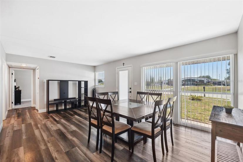Picture of 4715 W Montgomery Ave, Tampa FL 33616