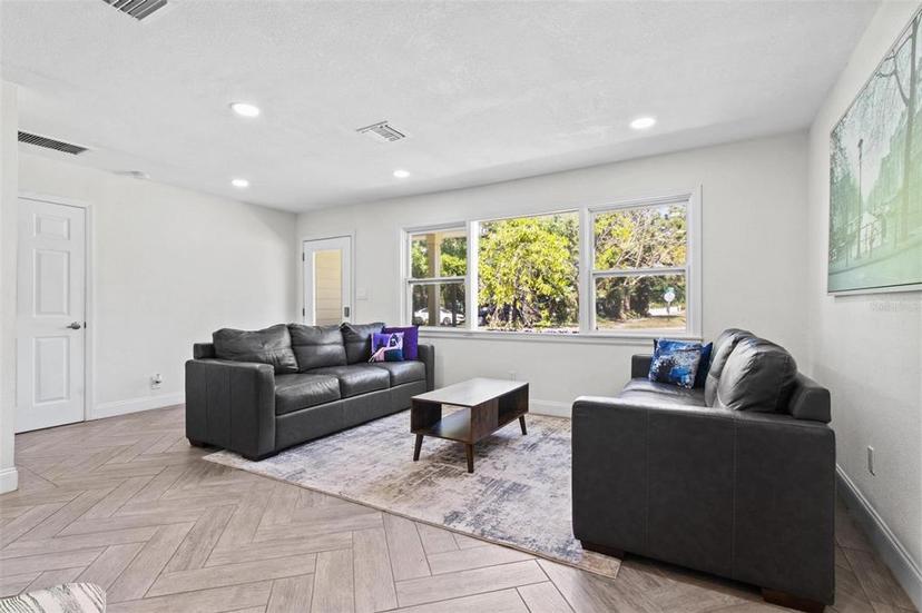 Picture of 626 74Th Street N, St Petersburg FL 33710