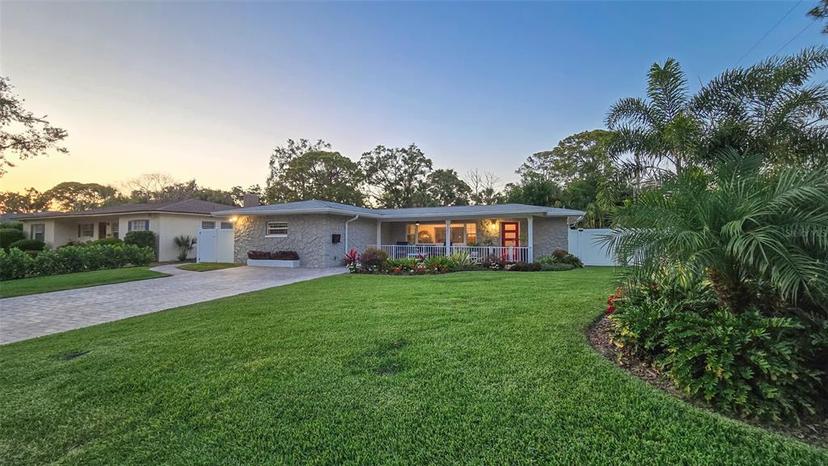 Picture of 7301 2Nd Avenue S, St Petersburg FL 33707