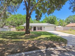 Picture of 2204 Jennifer Lane, Valrico, FL 33594