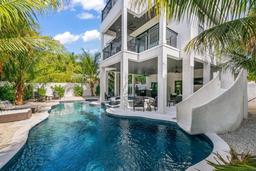 Picture of 89 Avenida Messina, Sarasota, FL 34242