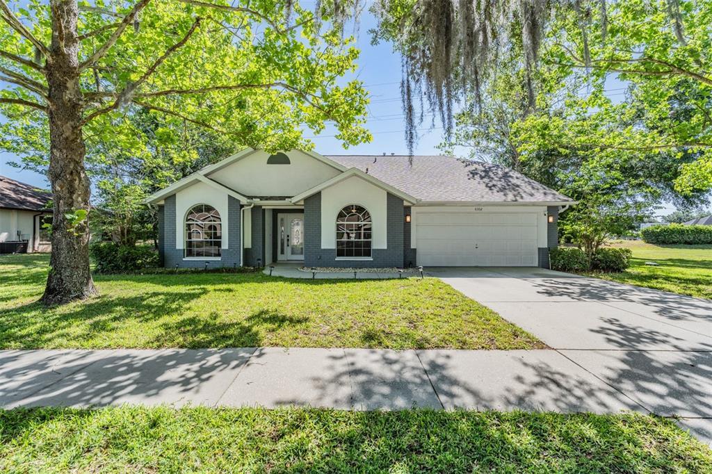 Picture of 6302 Silver Oaks Drive, Zephyrhills, FL 33542