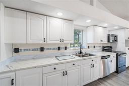 Picture of 6302 Silver Oaks Drive, Zephyrhills, FL 33542