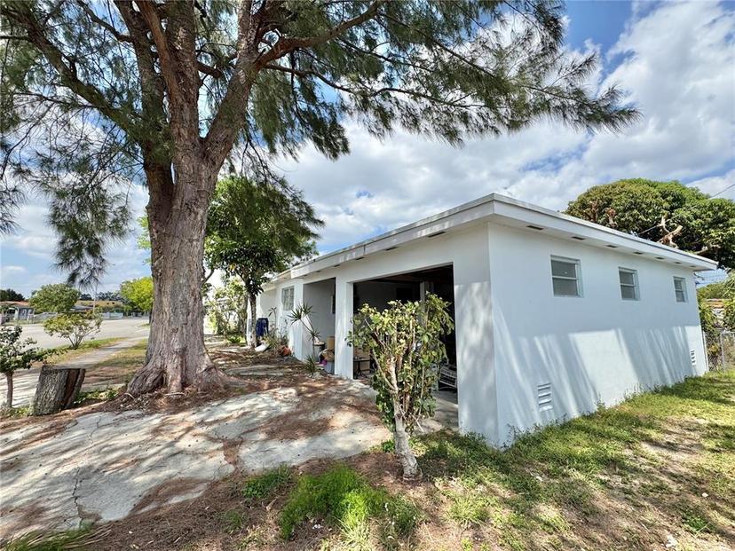 Picture of 954 SE 1St Place, Hialeah FL 33010