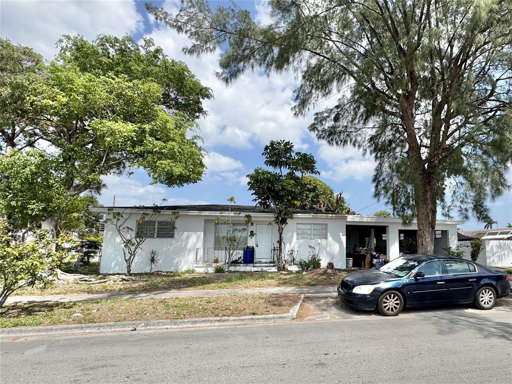 Picture of 954 SE 1St Place, Hialeah, FL 33010