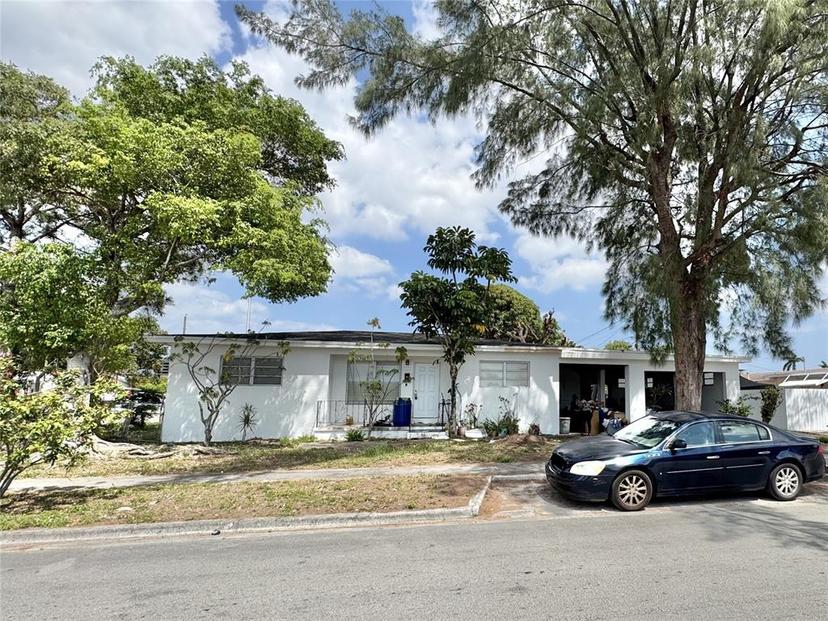 Picture of 954 SE 1St Place, Hialeah FL 33010