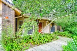 Picture of 4215 Water Oaks Lane, Tampa, FL 33618