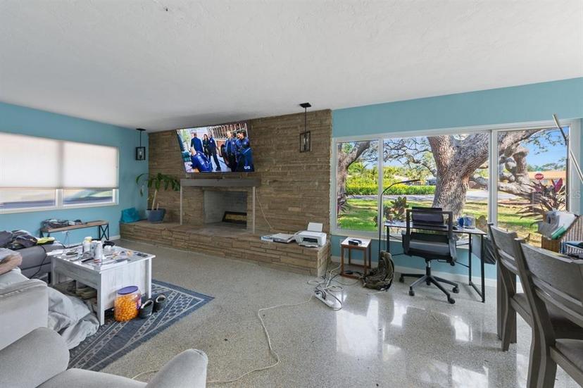 Picture of 1320 Augusta Lane S, St Petersburg FL 33707