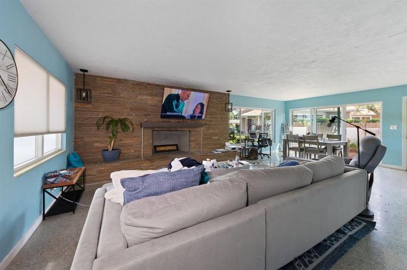Picture of 1320 Augusta Lane S, St Petersburg FL 33707