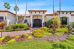 Picture of 2012 Carolina Circle Ne, St Petersburg, FL 33703