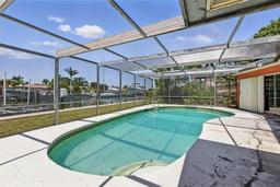 Picture of 2001 Iowa Avenue Ne, St Petersburg, FL 33703