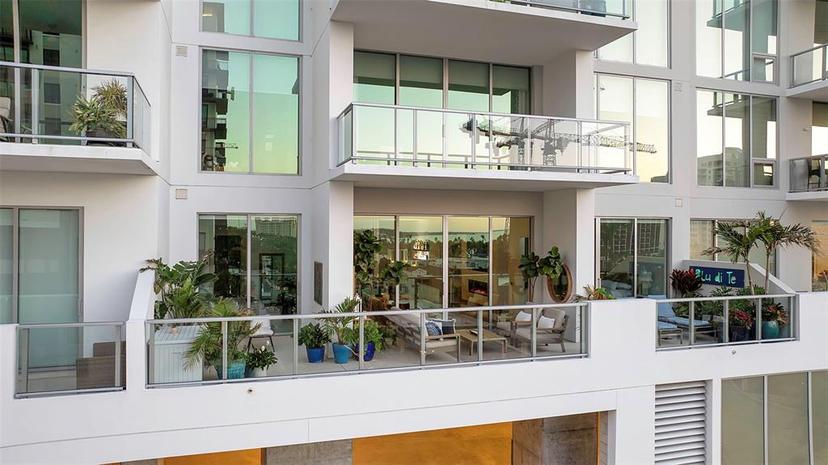 Picture of 301 Quay Commons Unit 503, Sarasota FL 34236