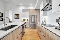 Picture of 301 Quay Commons Unit 503, Sarasota, FL 34236