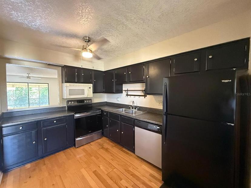 Picture of 130 E Johnson Avenue Unit 205, Lake Wales FL 33853